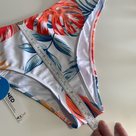 Bikini Bottoms - Picture 7 of 7